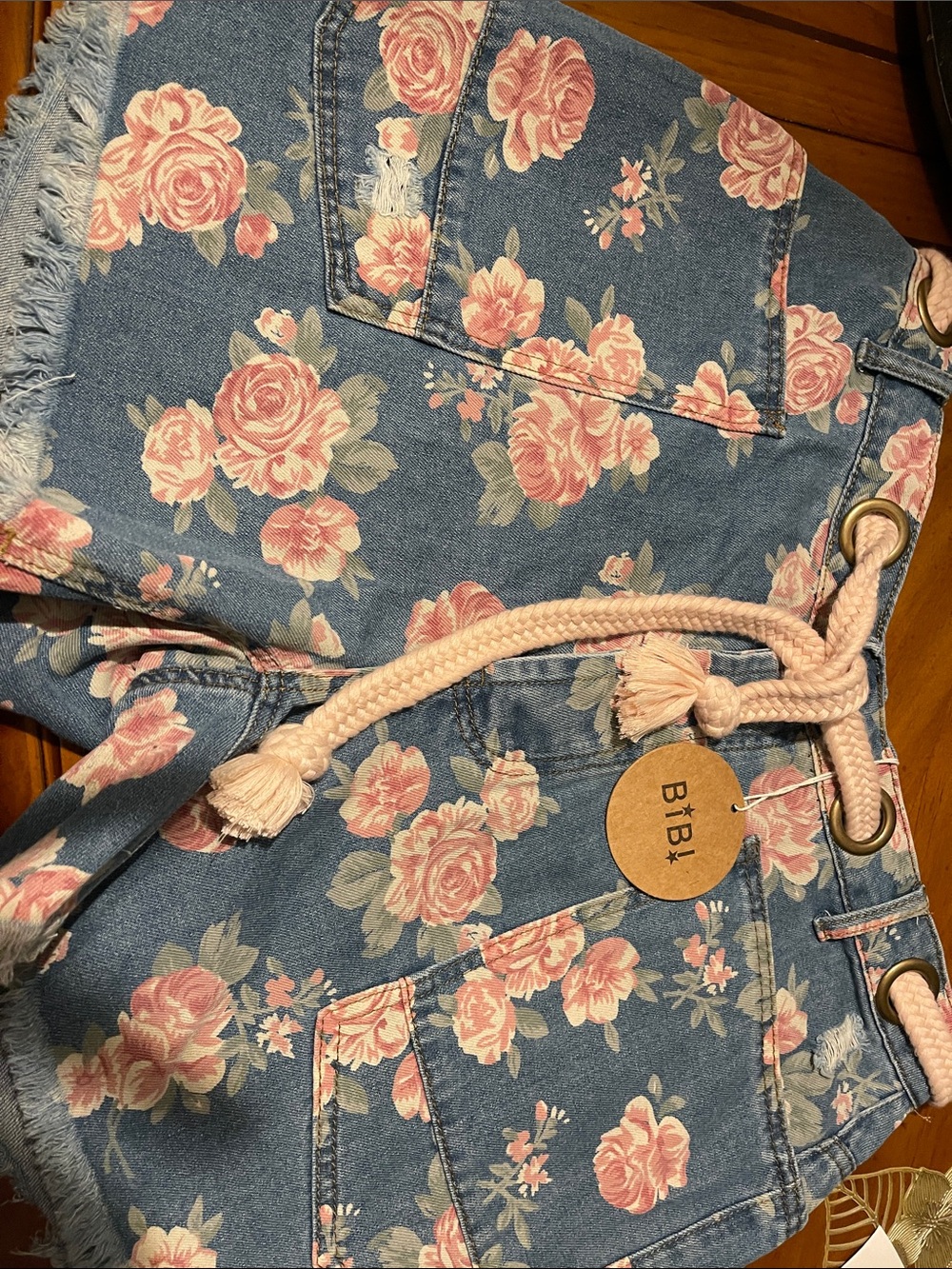 BiBi Floral Denim Shorts with Rope Belt. Size Large - Picture 3 of 3